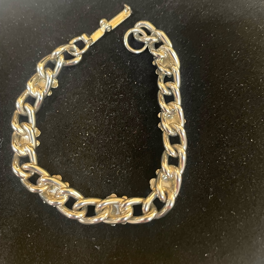 Vintage Shamrock Bracelet - Picture 2 of 2